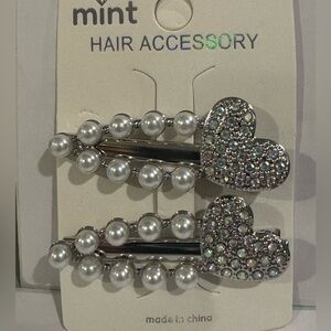 Girls Set of 2 Hair Clips Silver Tone Crystal Heart